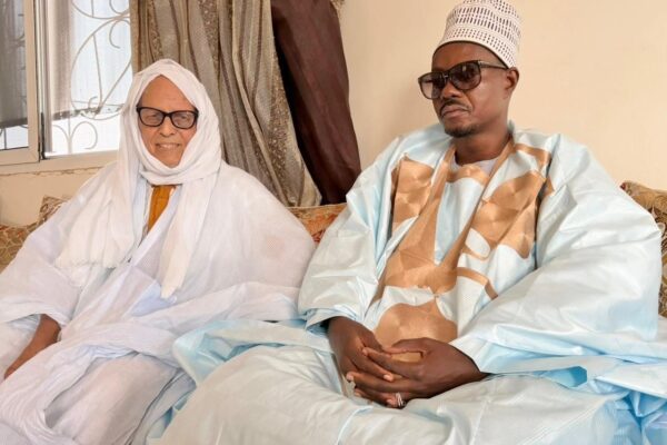 Le Porte-parole du Khalifat Mouride, Cheikh Mouhamed El Bachir Mbacké, en visite hier avec sa délégation chez l'éminent érudit Cheikh Abah Ould Abdallah à Nebaghiya.